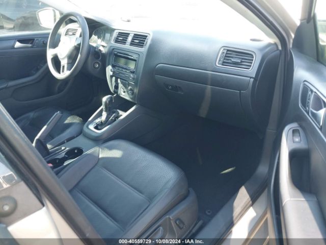 3VWD17AJXEM268988 Volkswagen Jetta 1.8t Se