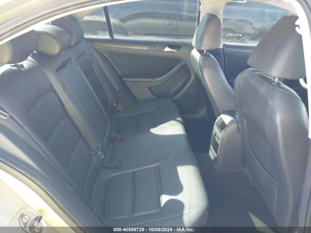3VWD17AJXEM268988 Volkswagen Jetta 1.8t Se