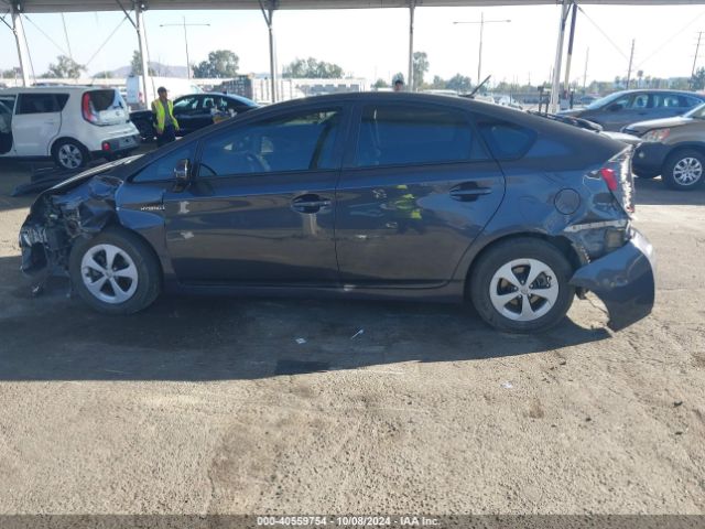 JTDKN3DU3F1978715 Toyota Prius Four
