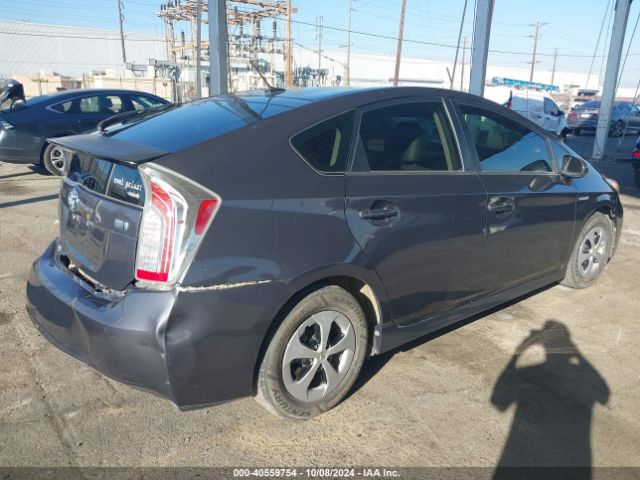 JTDKN3DU3F1978715 Toyota Prius Four