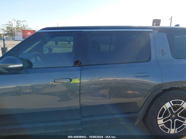 Rivian R1s Launch Edition 2022 7PDSGABL9NN003211 Image 15