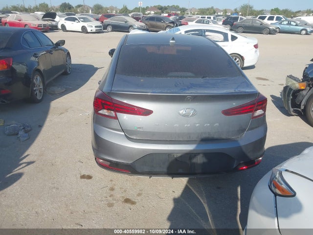 Hyundai ELANTRA SEL 2019 5NPD84LF1KH432264 Image 16