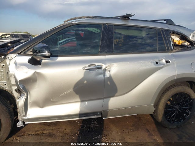 Toyota Highlander Xse 2024 5TDKDRBH4RS565057 Image 14