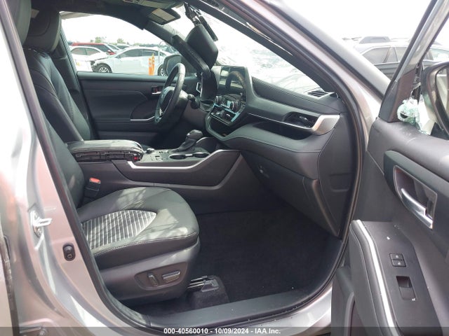 Toyota Highlander Xse 2024 5TDKDRBH4RS565057 Image 5