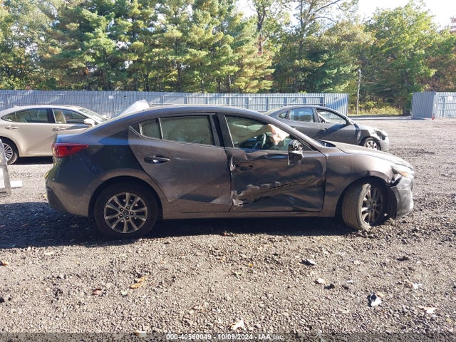Mazda Mazda3 Sport 2018 3MZBN1U76JM213067 Image 13