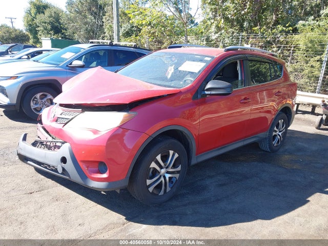 Toyota RAV4 LE 2015 JTMZFREV2FJ048102 Image 2