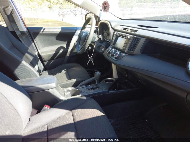 Toyota RAV4 LE 2015 JTMZFREV2FJ048102 Image 5