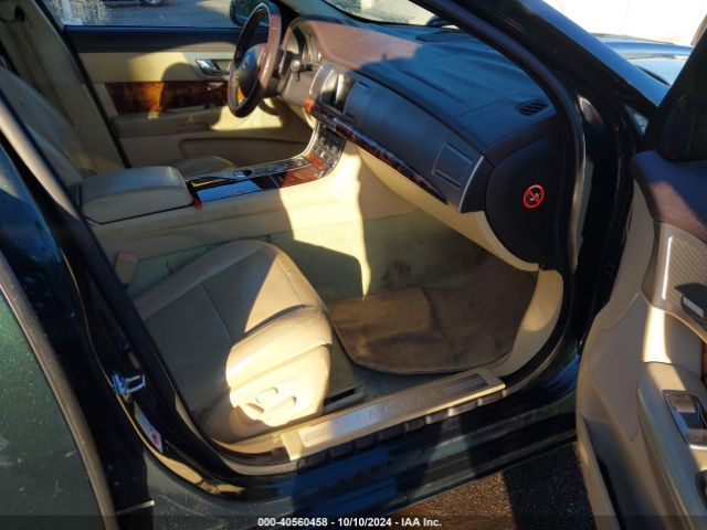 2011 JAGUAR XF SAJWA0GB0BLR89287 Photo 4
