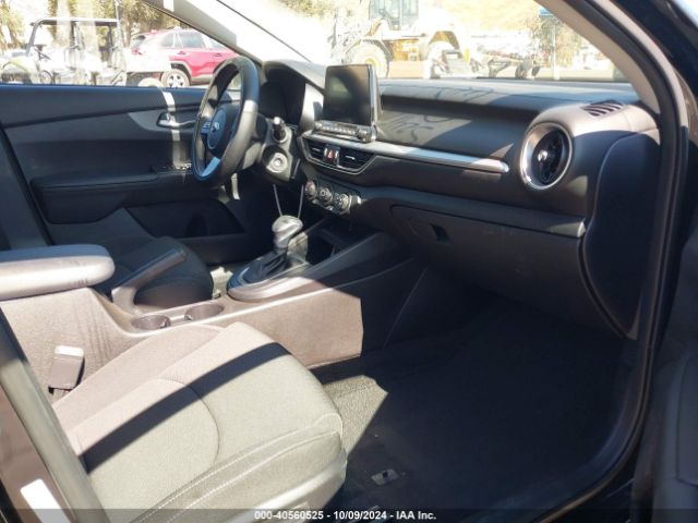 3KPF24AD1ME375566 KIA FORTE FE