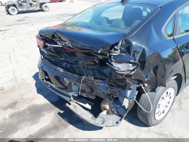 3KPF24AD1ME375566 KIA FORTE FE
