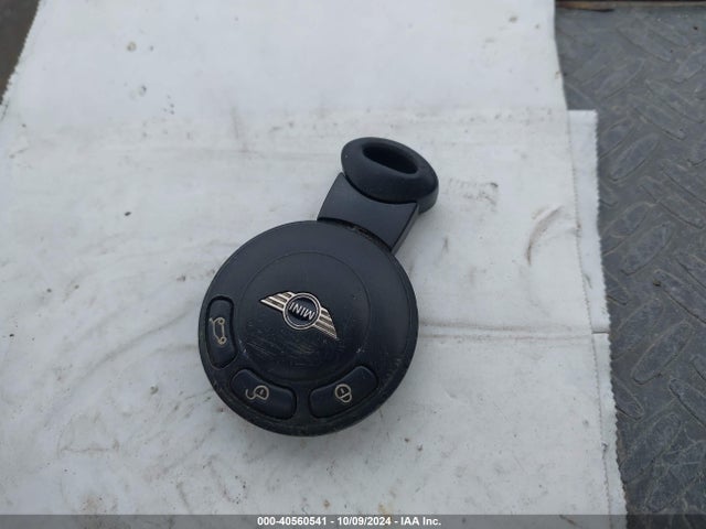 2009 MINI COOPER S CLUBMAN WMWMM33519TP93588 Photo 10