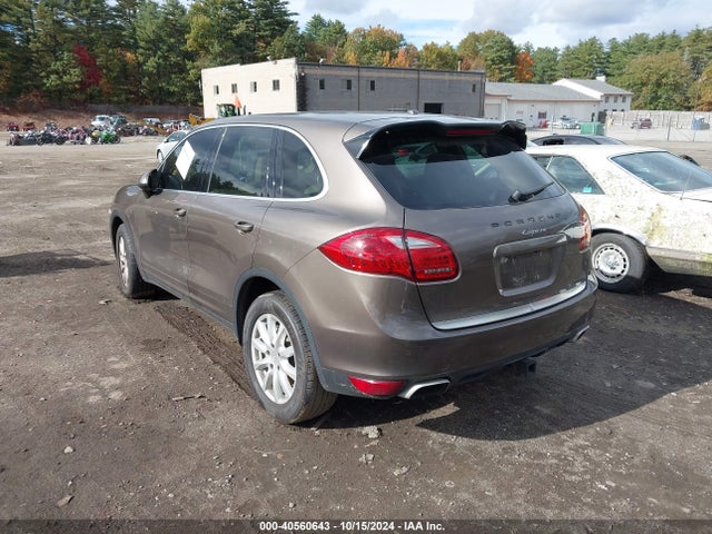 2012 PORSCHE CAYENNE WP1AA2A25CLA05063 Photo 2
