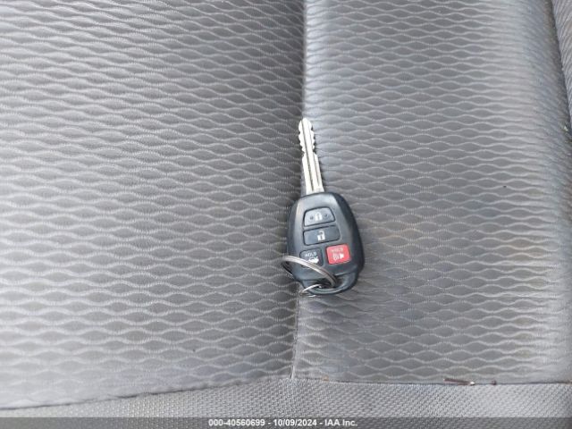 2T1BURHE2FC318749 Toyota COROLLA LE