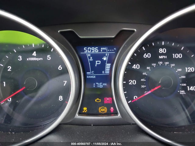 KMHTC6AD8HU323088 Hyundai Veloster Value Edition