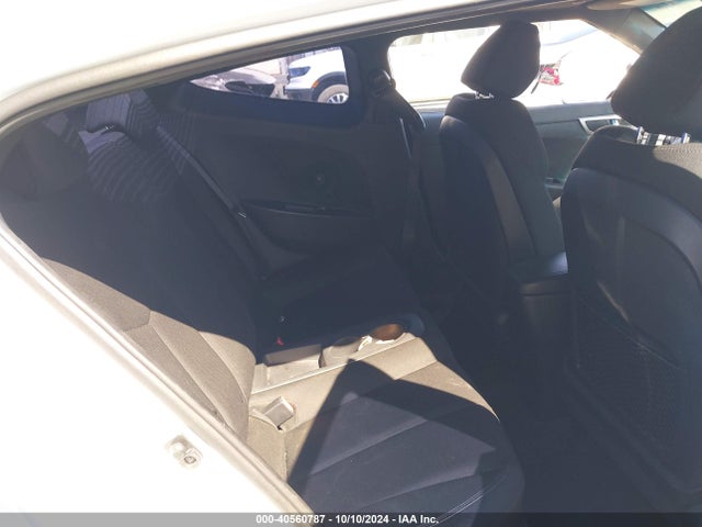 Hyundai Veloster Value Edition 2017 KMHTC6AD8HU323088 Image 8