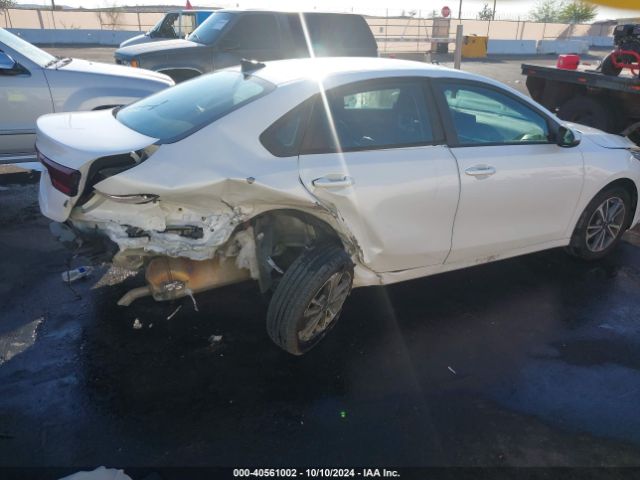3KPF24AD8PE654808 KIA Forte Lxs