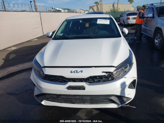 3KPF24AD8PE654808 KIA Forte Lxs