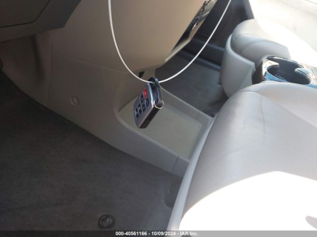 5TDYK3DC3FS657349 Toyota Sienna Xle 8 Passenger