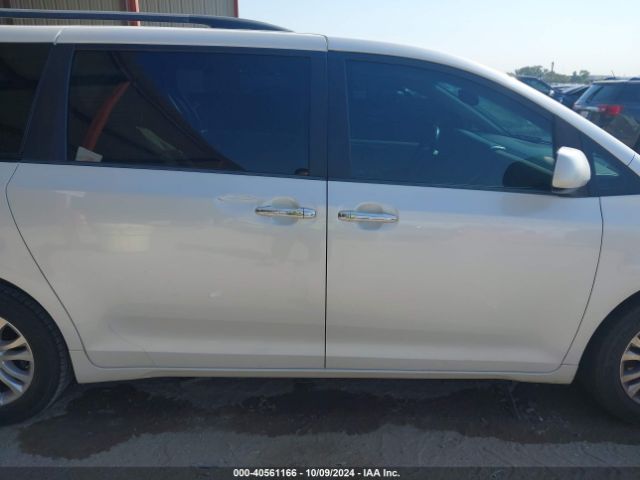 5TDYK3DC3FS657349 Toyota Sienna Xle 8 Passenger