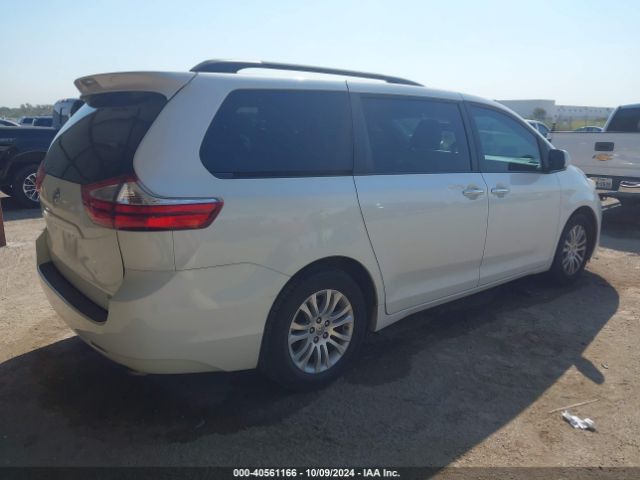 5TDYK3DC3FS657349 Toyota Sienna Xle 8 Passenger