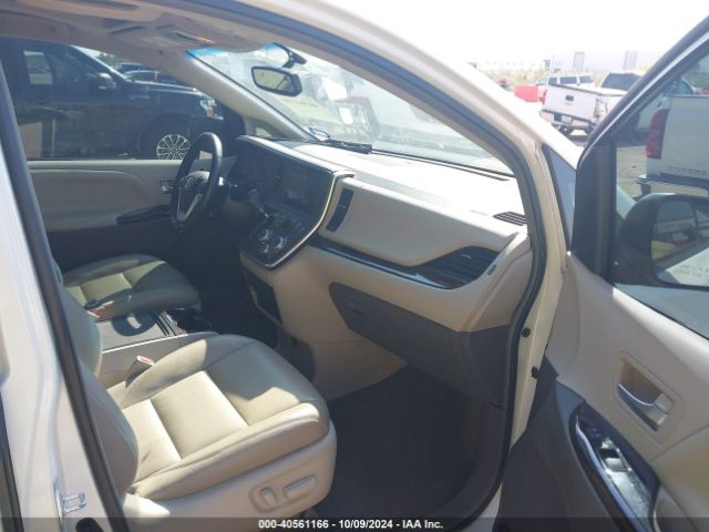 5TDYK3DC3FS657349 Toyota Sienna Xle 8 Passenger