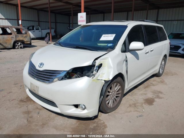 5TDYK3DC3FS657349 Toyota Sienna Xle 8 Passenger