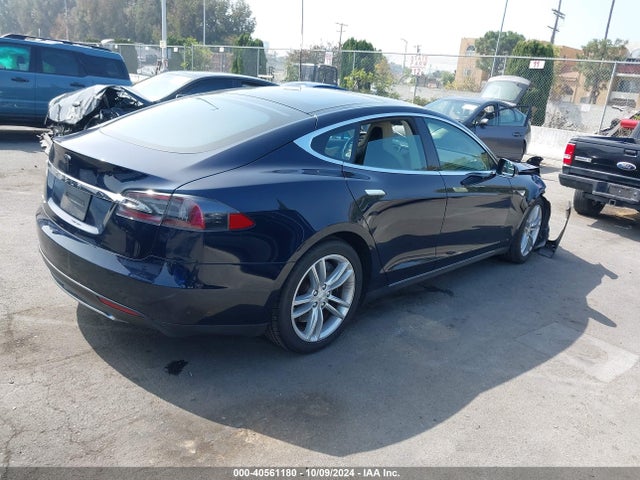 2013 TESLA MODEL S 5YJSA1CN7DFP05999 Photo 3