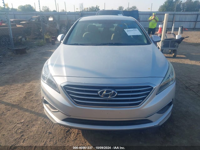 Hyundai SONATA SE 2016 5NPE24AFXGH355085 Image 12