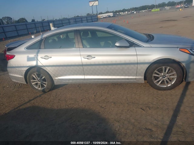 Hyundai SONATA SE 2016 5NPE24AFXGH355085 Image 13