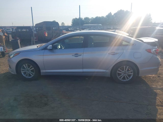Hyundai SONATA SE 2016 5NPE24AFXGH355085 Image 14