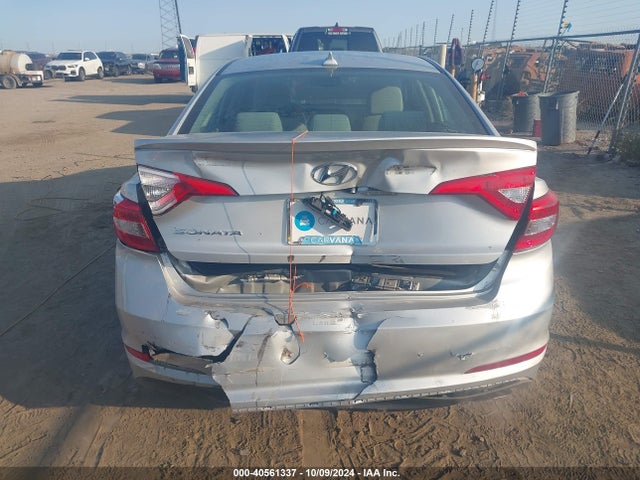 Hyundai SONATA SE 2016 5NPE24AFXGH355085 Image 16