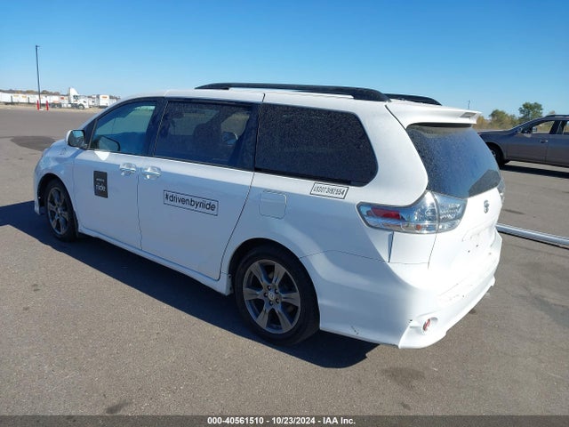 Toyota Sienna Se 8 Passenger 2017 5TDXZ3DCXHS877839 Image 3