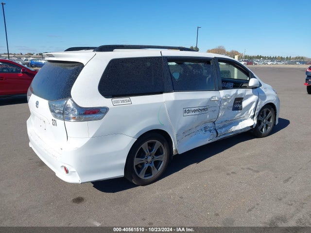 Toyota Sienna Se 8 Passenger 2017 5TDXZ3DCXHS877839 Image 4