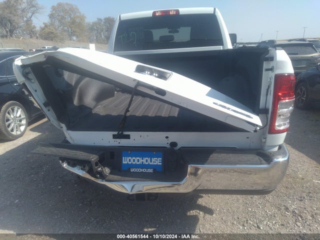 3C6UR5CJXRG179205 RAM 2500 Tradesman  4x4 6'4 Box