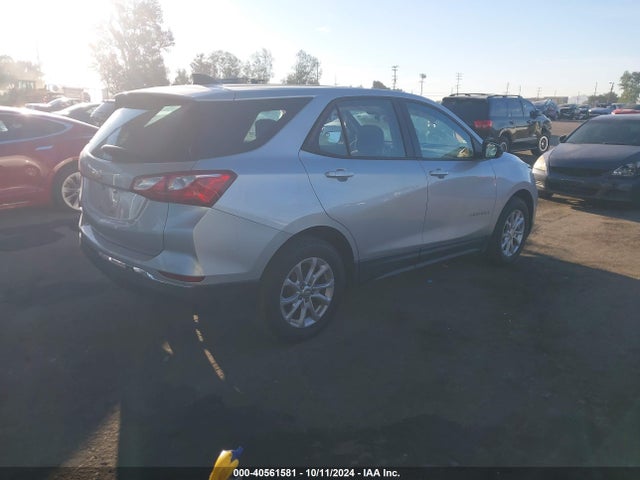 Chevrolet EQUINOX LS 2018 3GNAXHEV8JS562894 Image 4