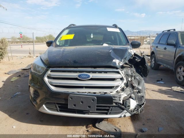 1FMCU9GD5JUD51166 Ford ESCAPE SE