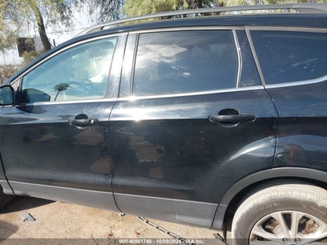 1FMCU9GD5JUD51166 Ford ESCAPE SE