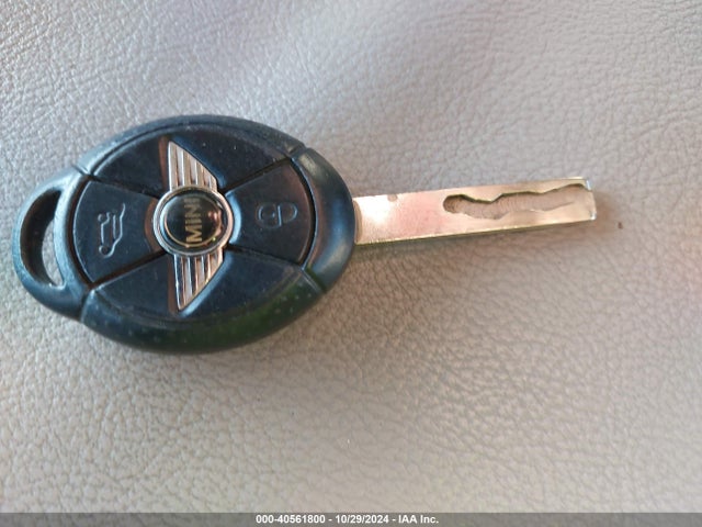 2006 MINI COOPER S WMWRE33506TL23146 Photo 10