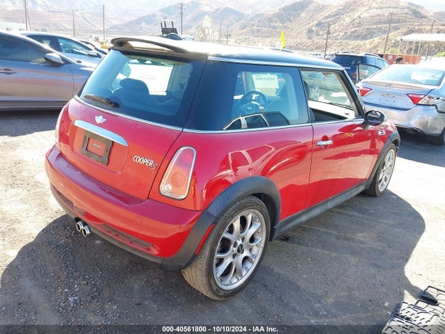 2006 MINI COOPER S WMWRE33506TL23146 Photo 3