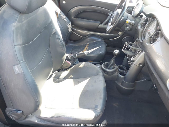 2006 MINI COOPER S WMWRE33506TL23146 Photo 4