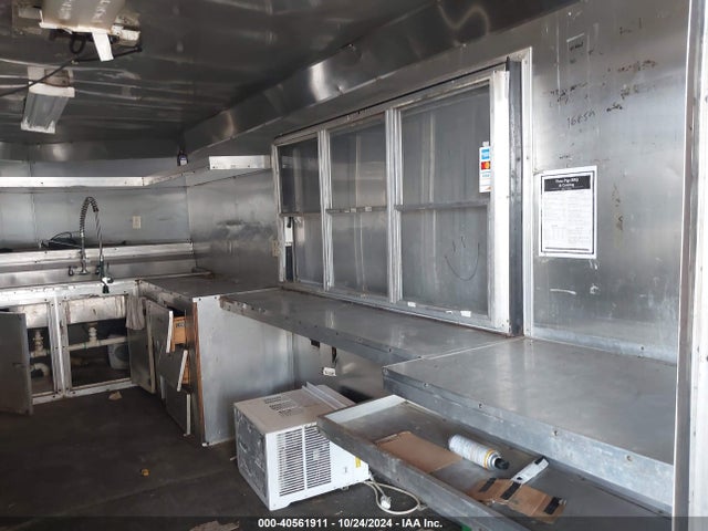 40561911 :رقم المزاد ، 5WKBE2824C1015976 vin ، 2012 Freedom Trailers, Ll Concession Trailer 8 مزاد بيع