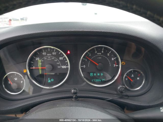 1C4BJWEG4EL322869 Jeep Wrangler Unlimited Sahara