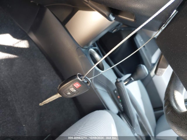 Toyota RAV4 LE 2014 JTMZFREV3ED037588 Image 11