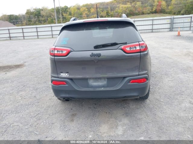 1C4PJMCB7JD599294 Jeep Cherokee Latitude 4x4
