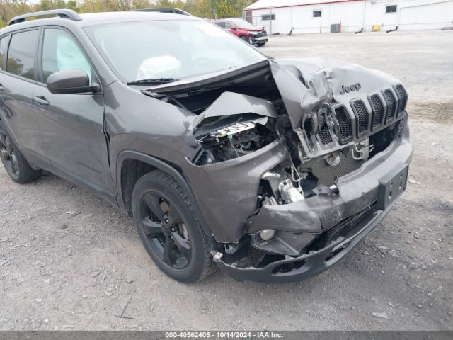 1C4PJMCB7JD599294 Jeep Cherokee Latitude 4x4