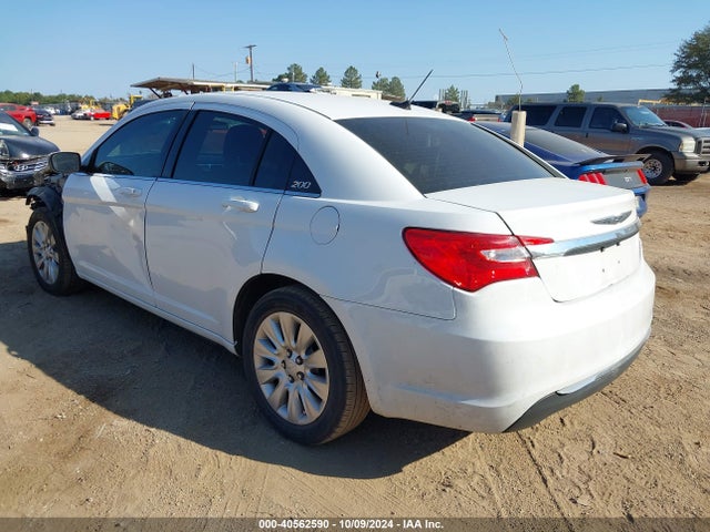 Chrysler 200 LX 2014 1C3CCBAB3EN213927 Image 3