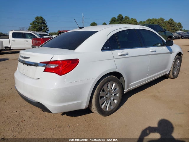 Chrysler 200 LX 2014 1C3CCBAB3EN213927 Image 4