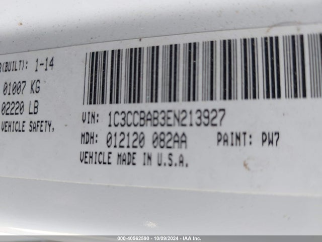 1C3CCBAB3EN213927 Chrysler 200 LX