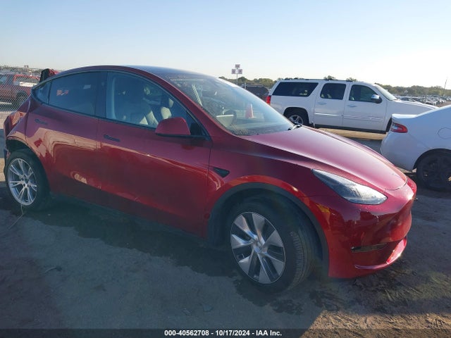 2024 TESLA MODEL Y 7SAYGDEE2RA231068 Photo 0
