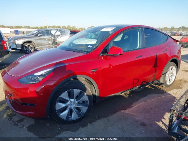 2024 TESLA MODEL Y 7SAYGDEE2RA231068 Photo 1